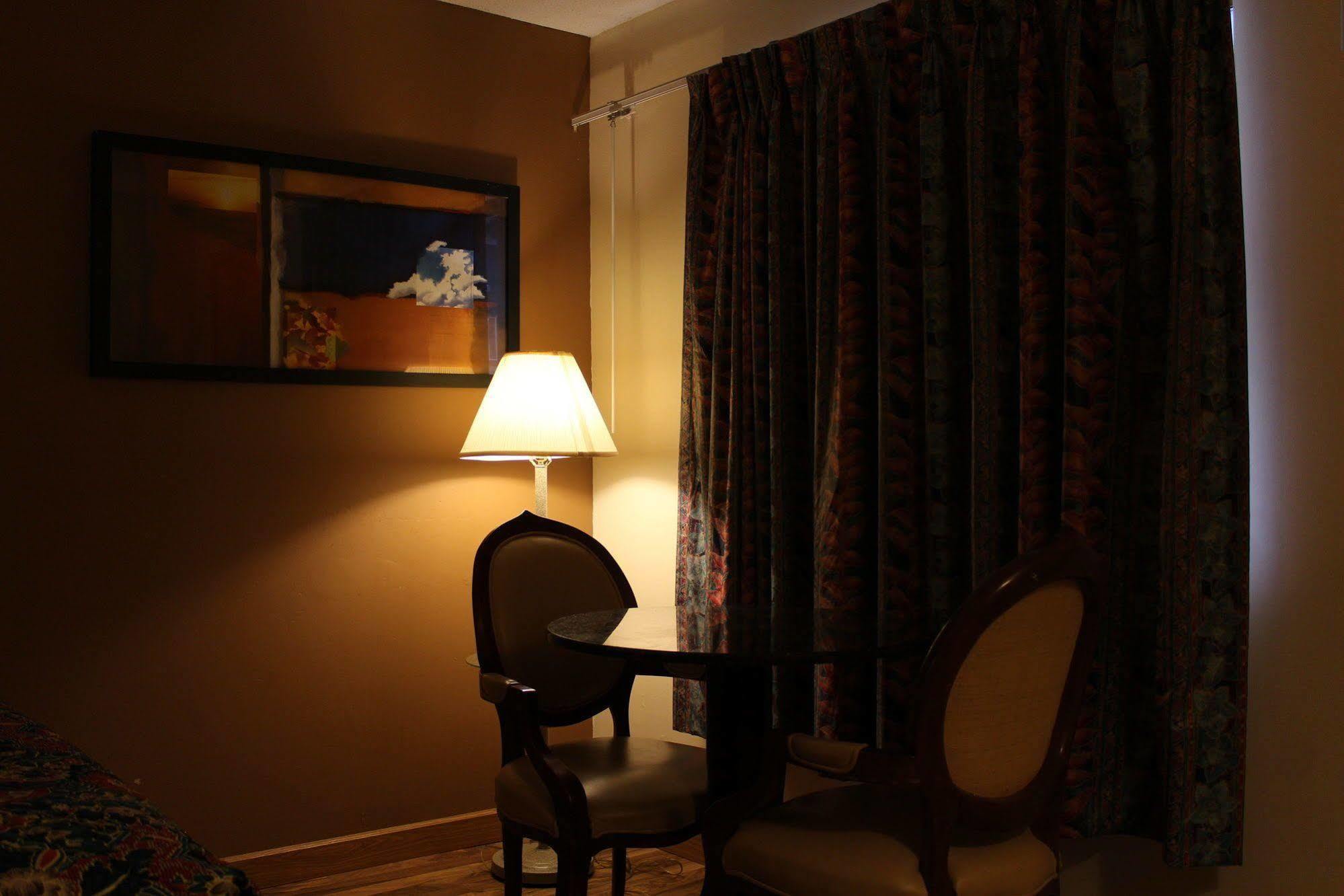 American Inn And Suites Countryside Eksteriør billede