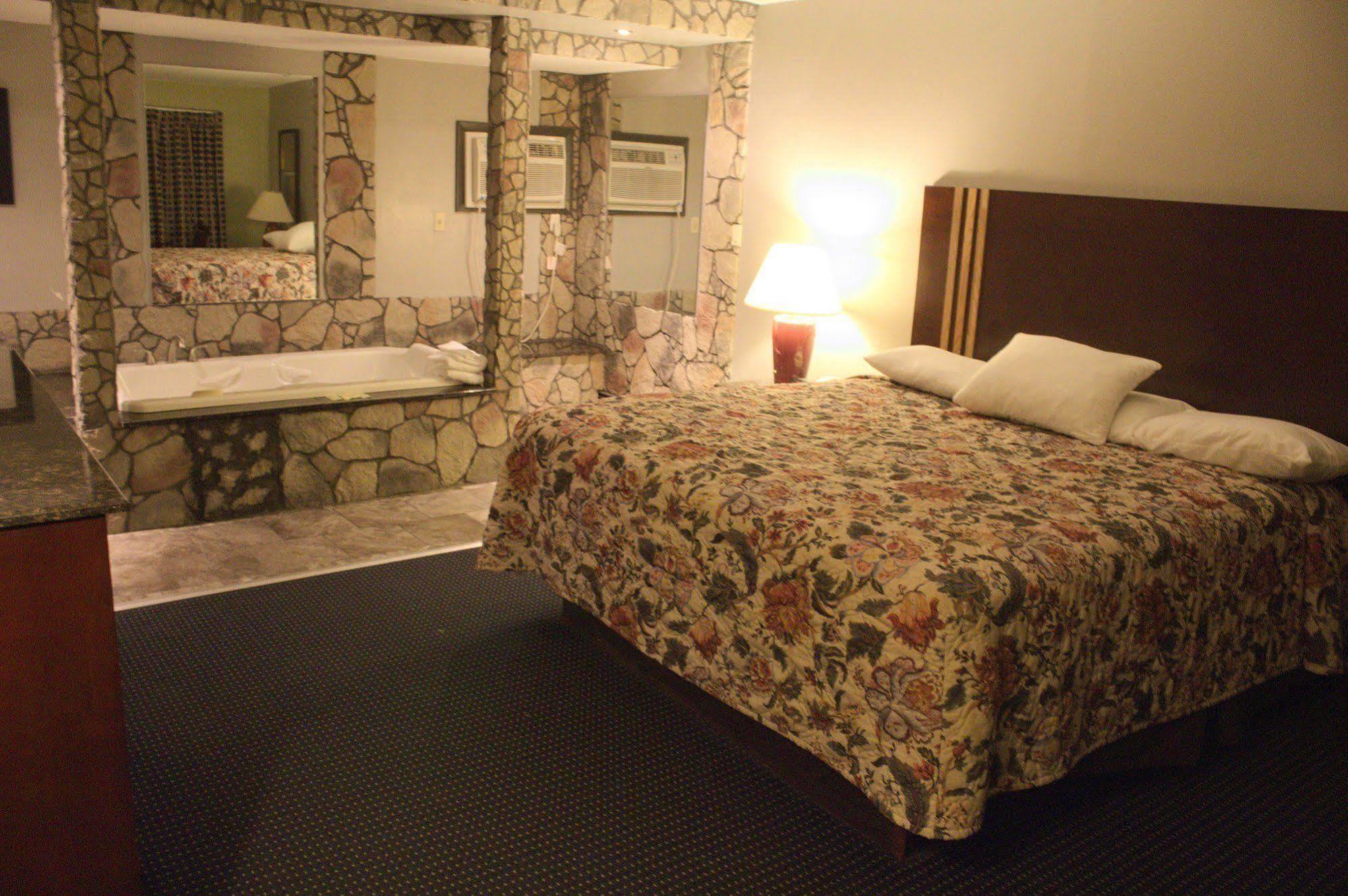 American Inn And Suites Countryside Eksteriør billede